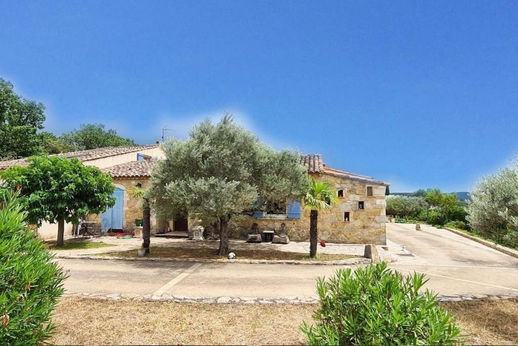 Cotignac Sejour Vacances Bagian luar foto