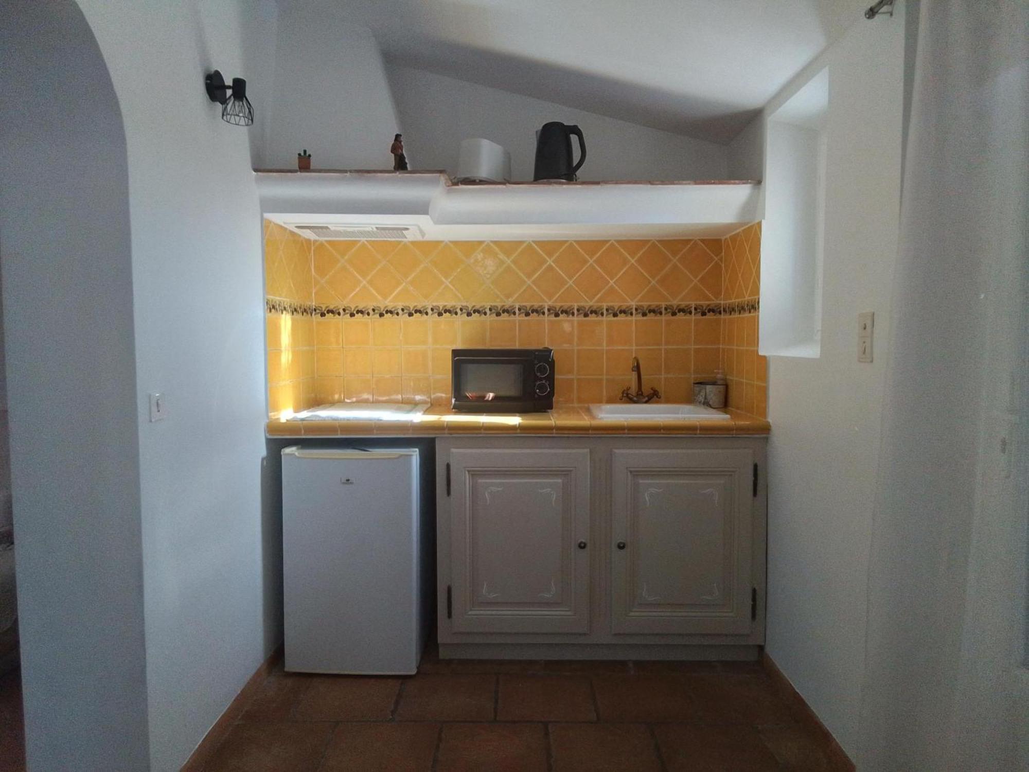 Cotignac Sejour Vacances Bagian luar foto