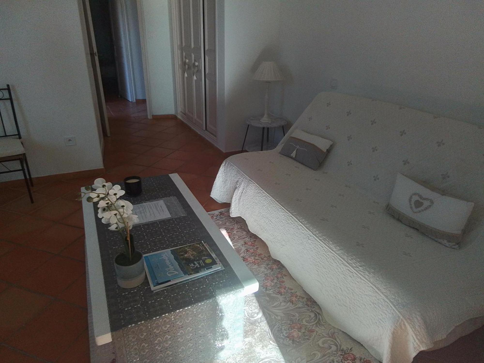 Cotignac Sejour Vacances Bagian luar foto