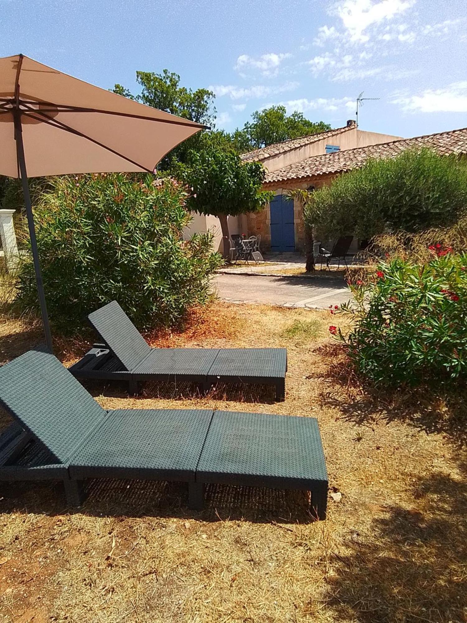 Cotignac Sejour Vacances Bagian luar foto